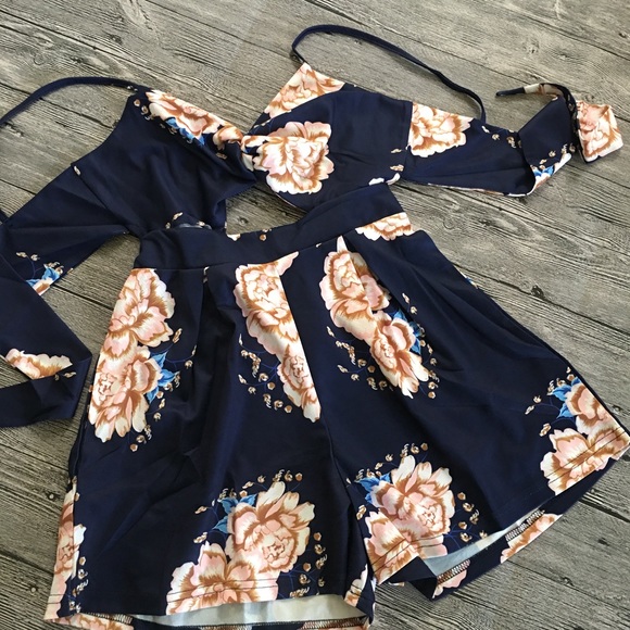 😍😍My Sunshine Sexy Navy Brown Floral Romper - Picture 6 of 8